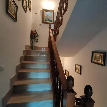 Agradable En Un Entorno Maravilloso Huerta Del Rey